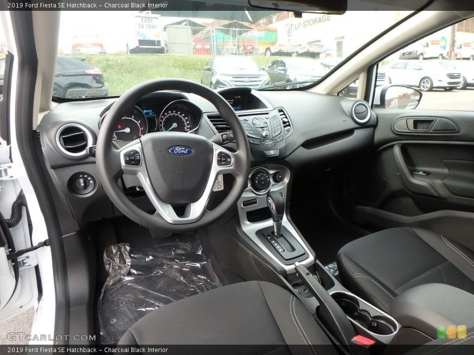 Charcoal Black Interior Photo for the 2019 Ford Fiesta SE Hatchback #130440028