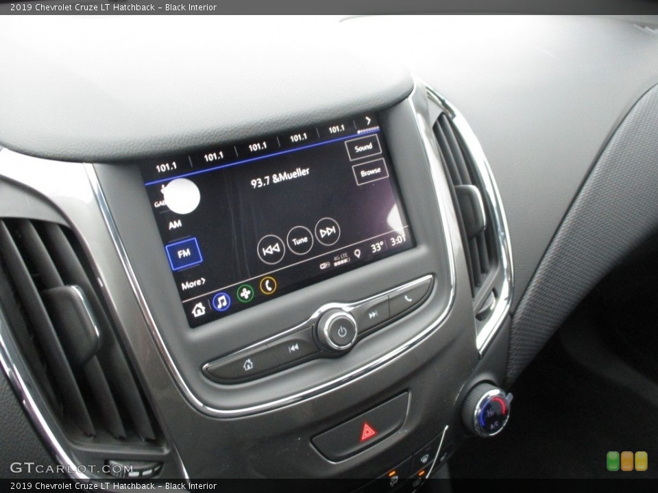 Black Interior Controls for the 2019 Chevrolet Cruze LT Hatchback #130471127