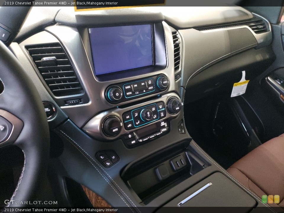 Jet Black/Mahogany Interior Controls for the 2019 Chevrolet Tahoe Premier 4WD #130481135