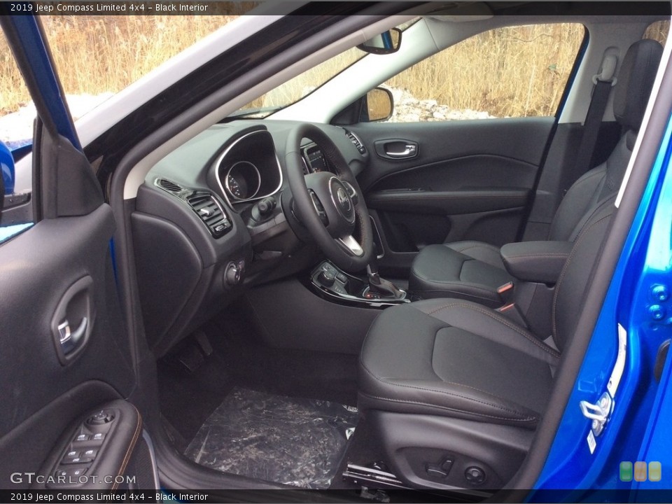 Black Interior Photo for the 2019 Jeep Compass Limited 4x4 #130509959