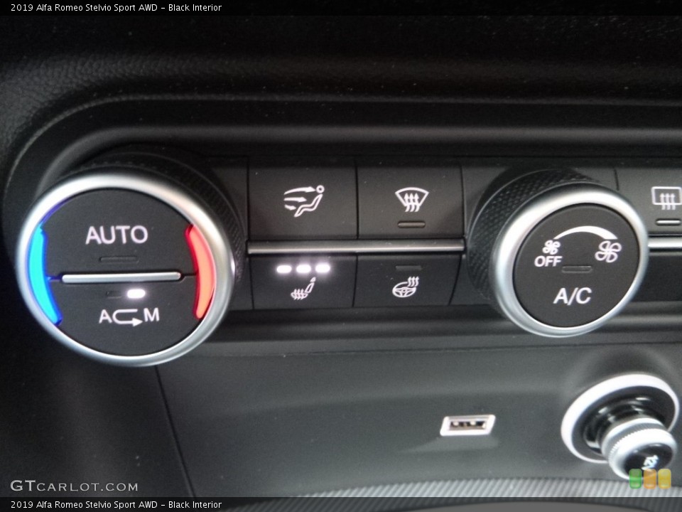 Black Interior Controls for the 2019 Alfa Romeo Stelvio Sport AWD #130515050