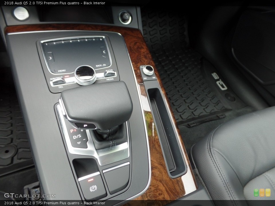 Black Interior Controls for the 2018 Audi Q5 2.0 TFSI Premium Plus quattro #130525969