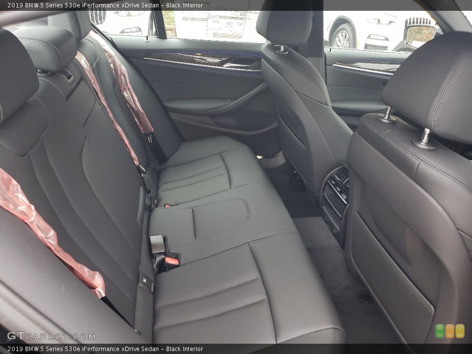 Black Interior Rear Seat for the 2019 BMW 5 Series 530e iPerformance xDrive Sedan #130528012