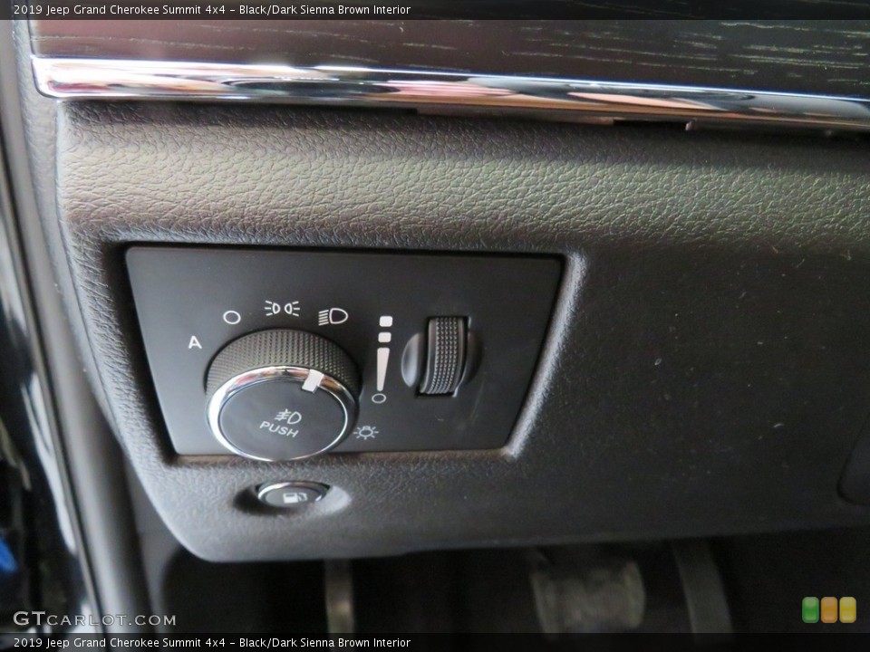 Black/Dark Sienna Brown Interior Controls for the 2019 Jeep Grand Cherokee Summit 4x4 #130530475