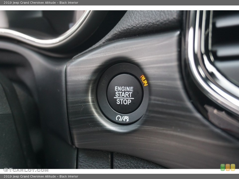 Black Interior Controls for the 2019 Jeep Grand Cherokee Altitude #130536058