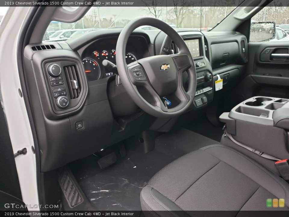 Jet Black Interior Photo for the 2019 Chevrolet Silverado 1500 Custom Crew Cab 4WD #130538812