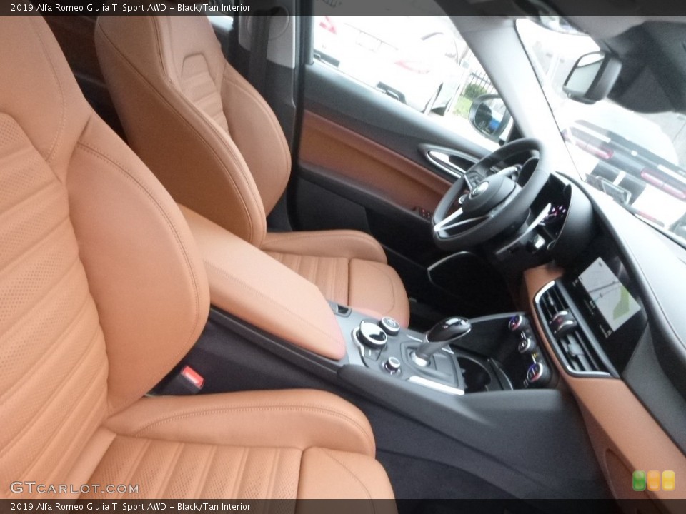 Black/Tan Interior Front Seat for the 2019 Alfa Romeo Giulia Ti Sport AWD #130552520