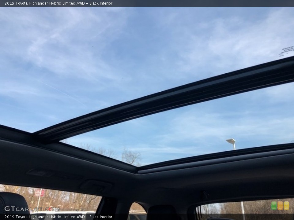 Black Interior Sunroof for the 2019 Toyota Highlander Hybrid Limited AWD #130583286