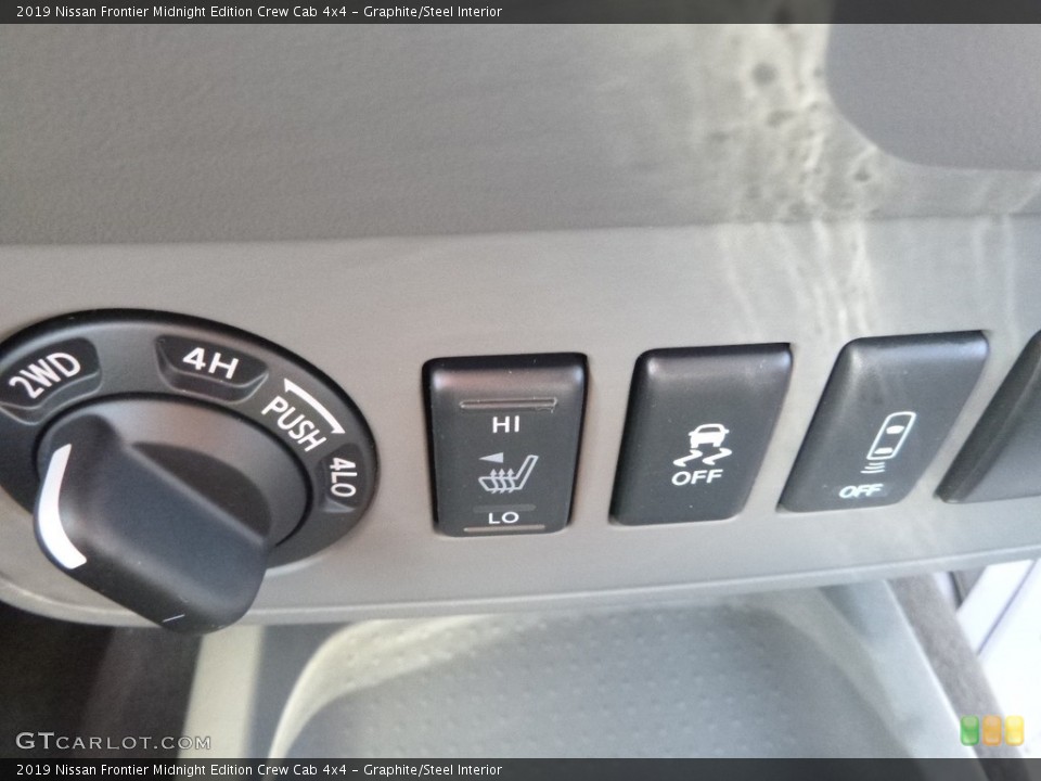 Graphite/Steel Interior Controls for the 2019 Nissan Frontier Midnight Edition Crew Cab 4x4 #130583439