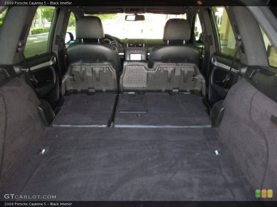 Black Interior Trunk for the 2009 Porsche Cayenne S #130584060