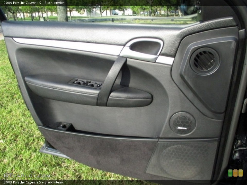 Black Interior Door Panel for the 2009 Porsche Cayenne S #130584489