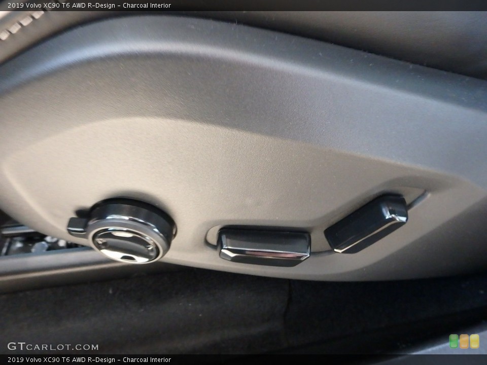 Charcoal Interior Controls for the 2019 Volvo XC90 T6 AWD R-Design #130585158
