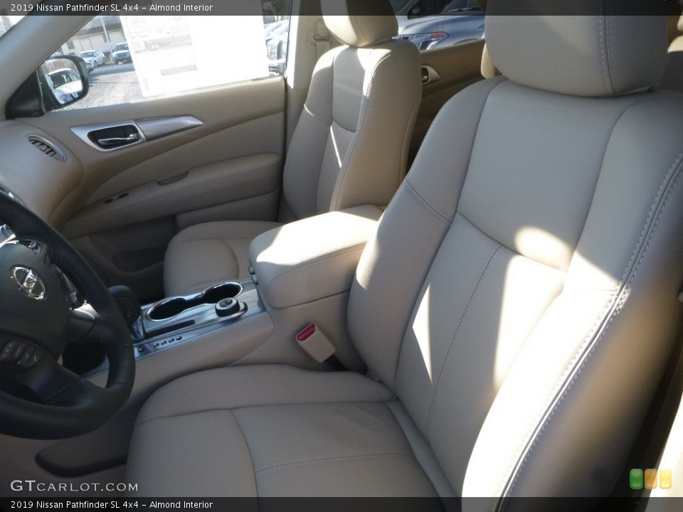 Almond Interior Photo for the 2019 Nissan Pathfinder SL 4x4 #130585815