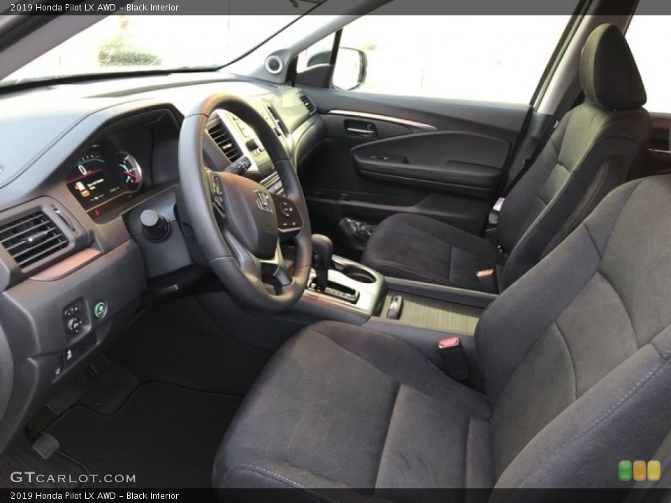 Black Interior Photo for the 2019 Honda Pilot LX AWD #130600827