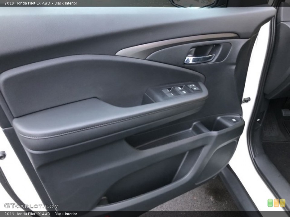 Black Interior Door Panel for the 2019 Honda Pilot LX AWD #130600884