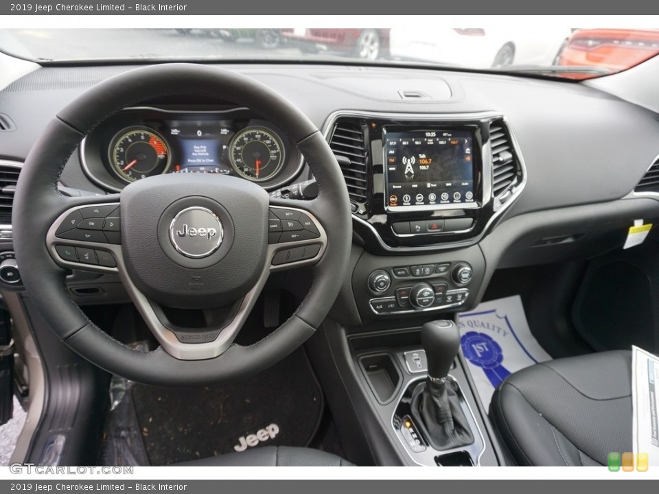 Black Interior Dashboard for the 2019 Jeep Cherokee Limited #130617372