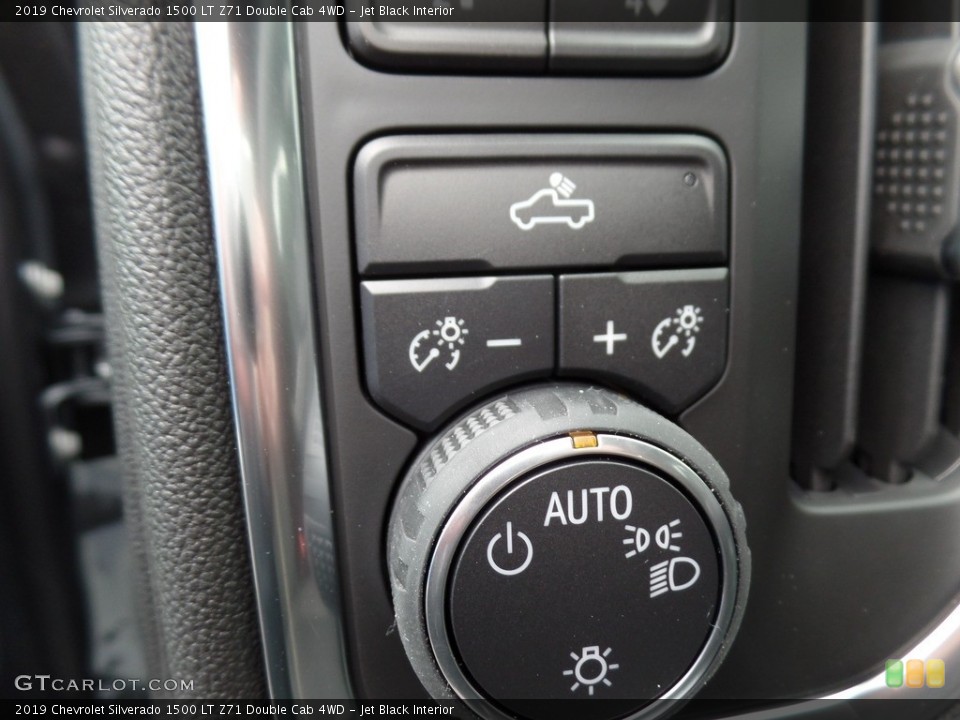 Jet Black Interior Controls for the 2019 Chevrolet Silverado 1500 LT Z71 Double Cab 4WD #130625055