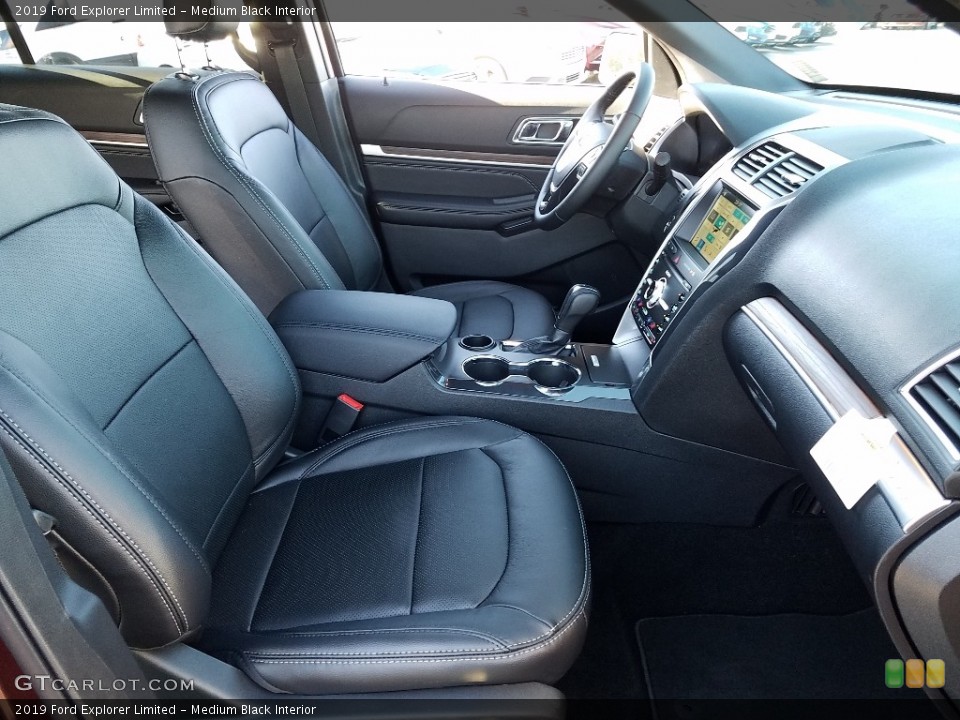 Medium Black Interior Photo for the 2019 Ford Explorer Limited #130628853
