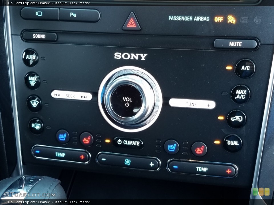 Medium Black Interior Controls for the 2019 Ford Explorer Limited #130628973