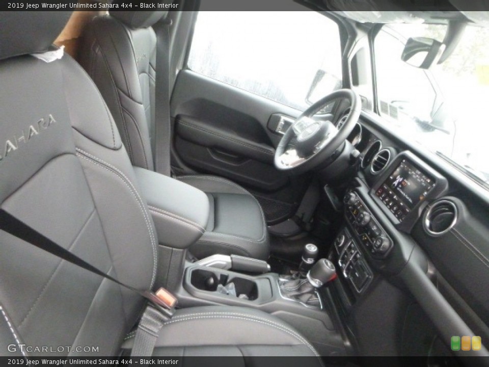Black Interior Photo for the 2019 Jeep Wrangler Unlimited Sahara 4x4 #130659065