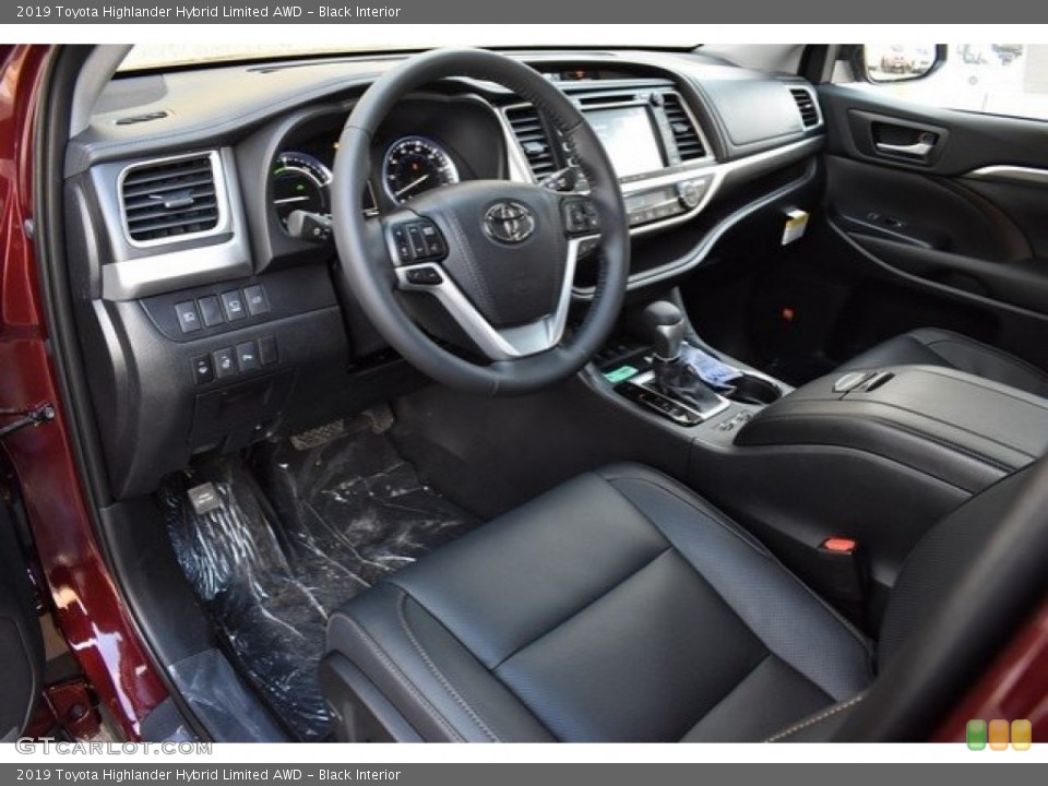 Black Interior Photo for the 2019 Toyota Highlander Hybrid Limited AWD #130675877