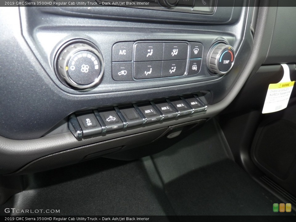 Dark Ash/Jet Black Interior Controls for the 2019 GMC Sierra 3500HD Regular Cab Utility Truck #130685716