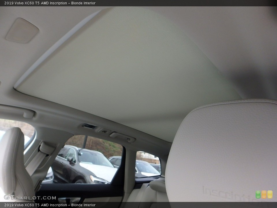 Blonde Interior Sunroof for the 2019 Volvo XC60 T5 AWD Inscription #130687921