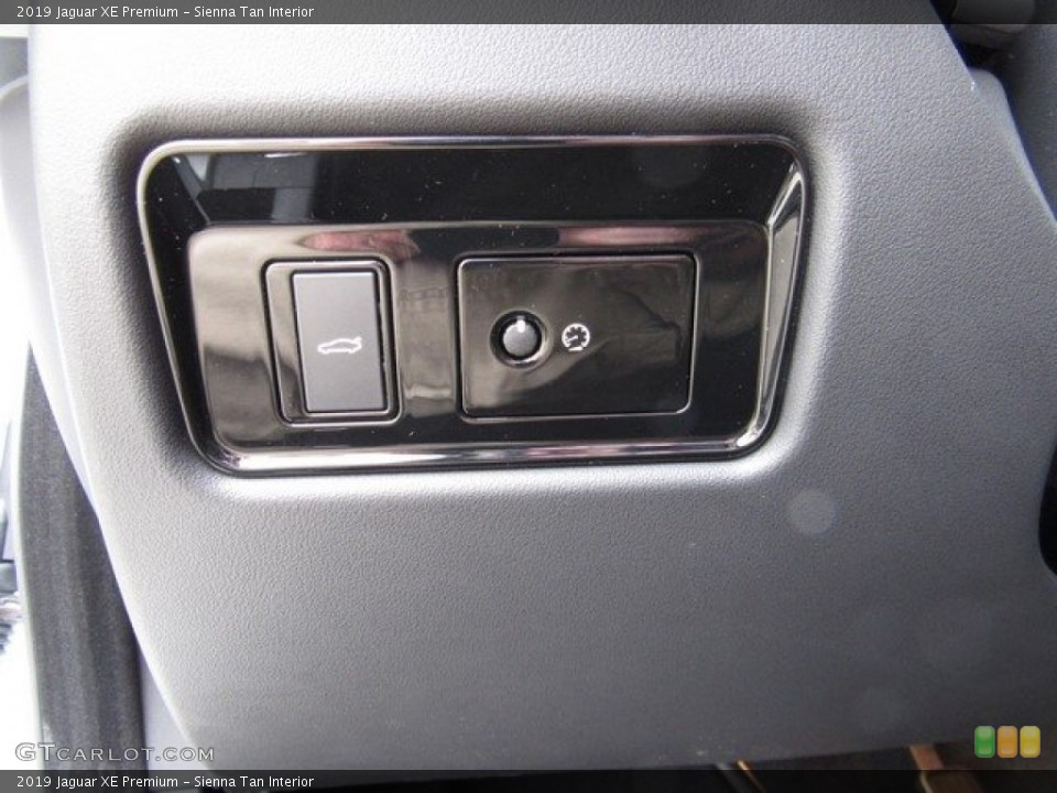 Sienna Tan Interior Controls for the 2019 Jaguar XE Premium #130697815