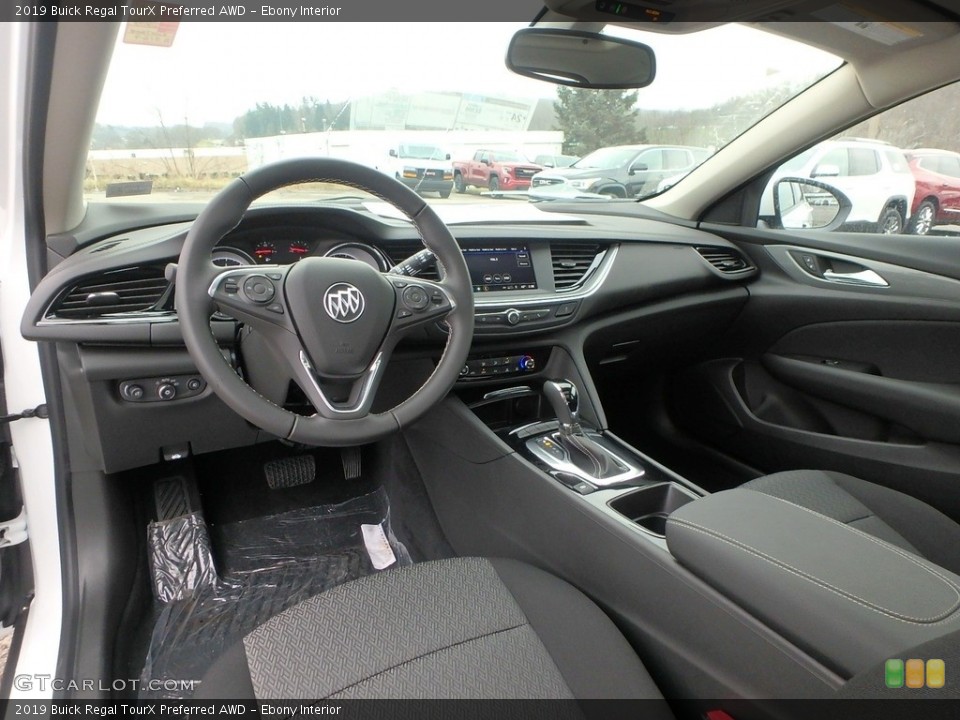 Ebony Interior Photo for the 2019 Buick Regal TourX Preferred AWD #130701319