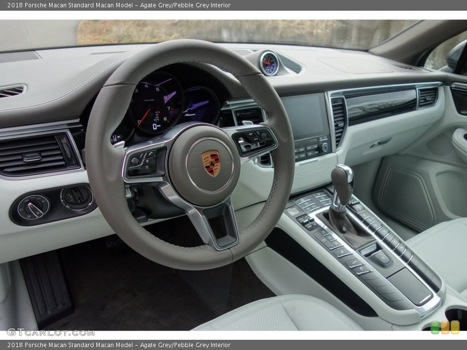 Agate Grey/Pebble Grey Interior Dashboard for the 2018 Porsche Macan  #130713741