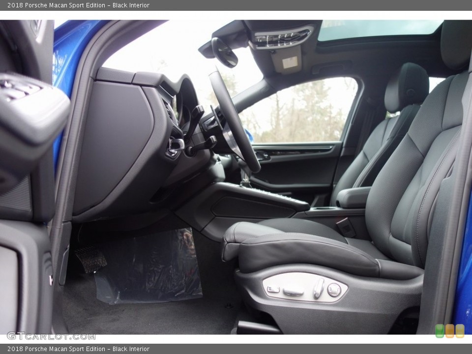 Black Interior Front Seat for the 2018 Porsche Macan Sport Edition #130713816