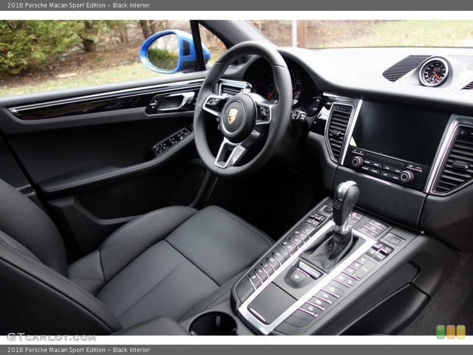 Black Interior Front Seat for the 2018 Porsche Macan Sport Edition #130713924