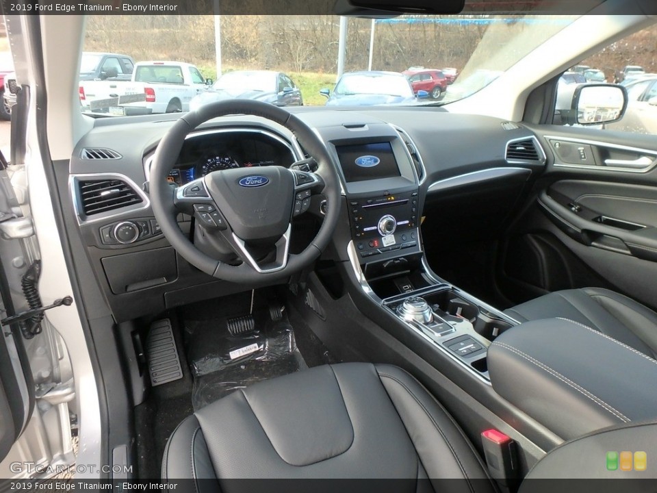 Ebony Interior Photo for the 2019 Ford Edge Titanium #130748187