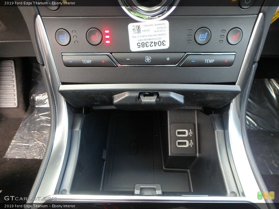 Ebony Interior Controls for the 2019 Ford Edge Titanium #130748343