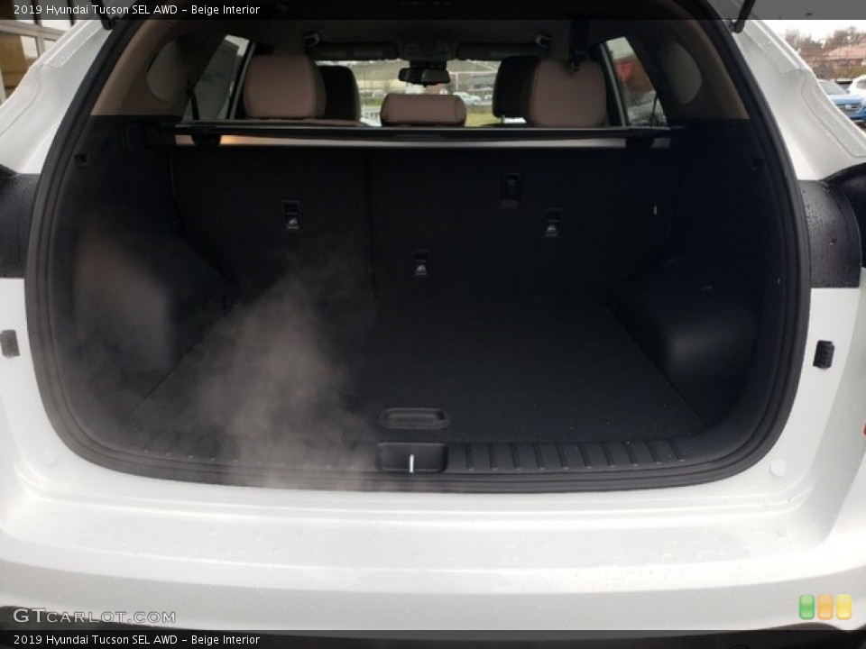 Beige Interior Trunk for the 2019 Hyundai Tucson SEL AWD #130754622
