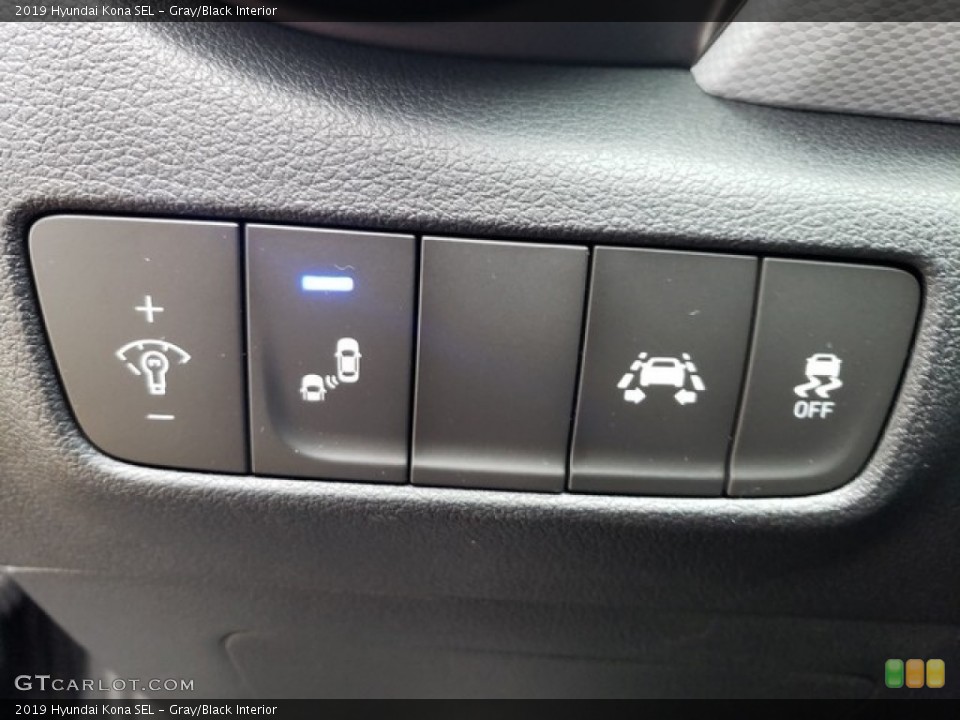 Gray/Black Interior Controls for the 2019 Hyundai Kona SEL #130760955