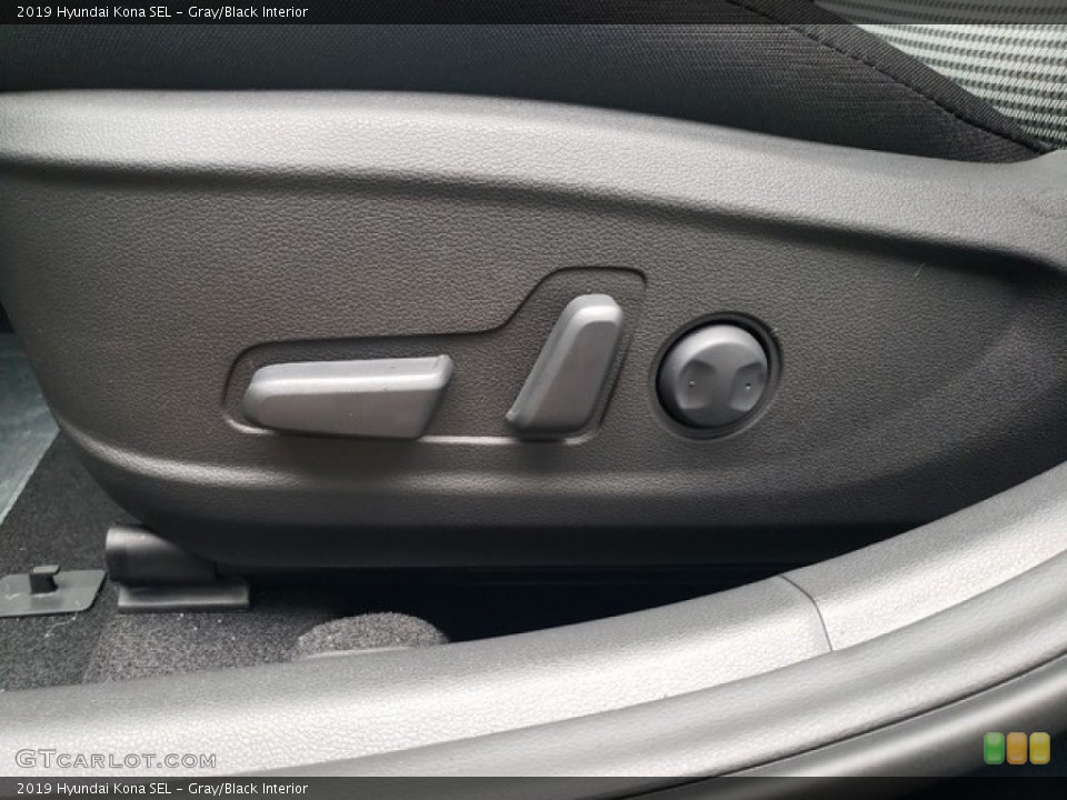 Gray/Black Interior Controls for the 2019 Hyundai Kona SEL #130760970