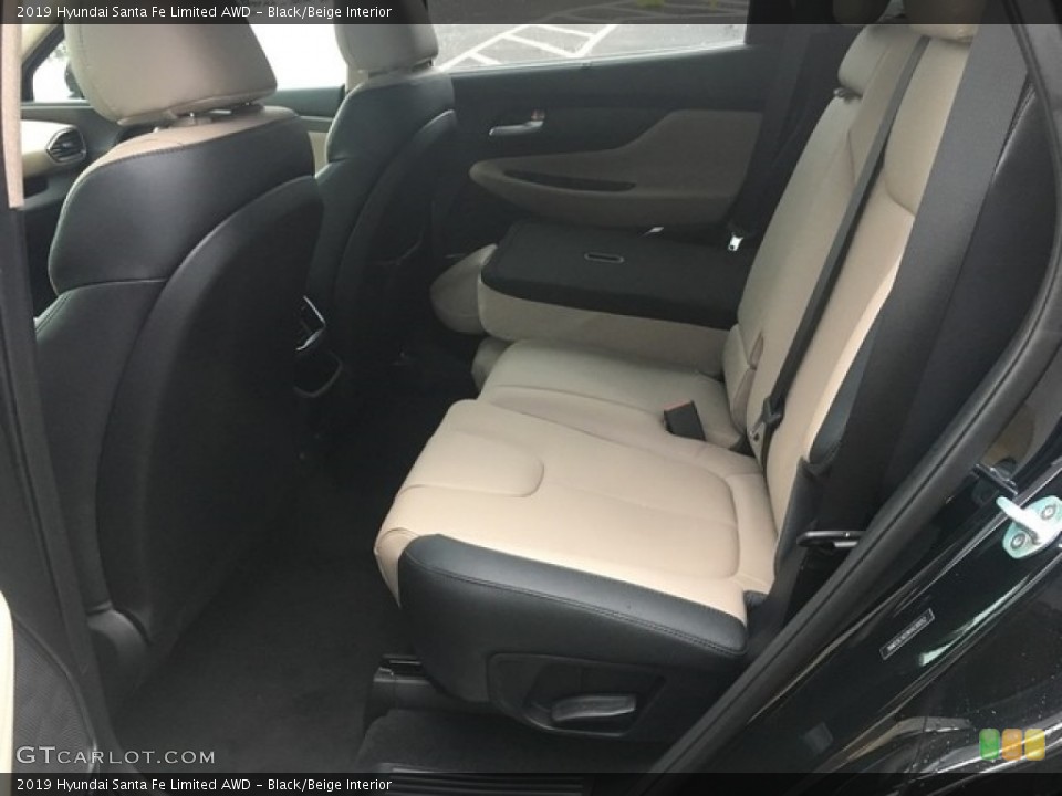 Black/Beige 2019 Hyundai Santa Fe Interiors
