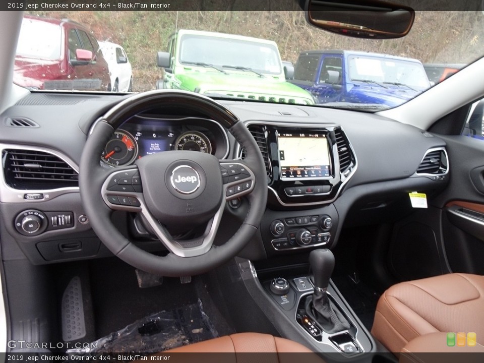 Black/Tan Interior Photo for the 2019 Jeep Cherokee Overland 4x4 #130769490