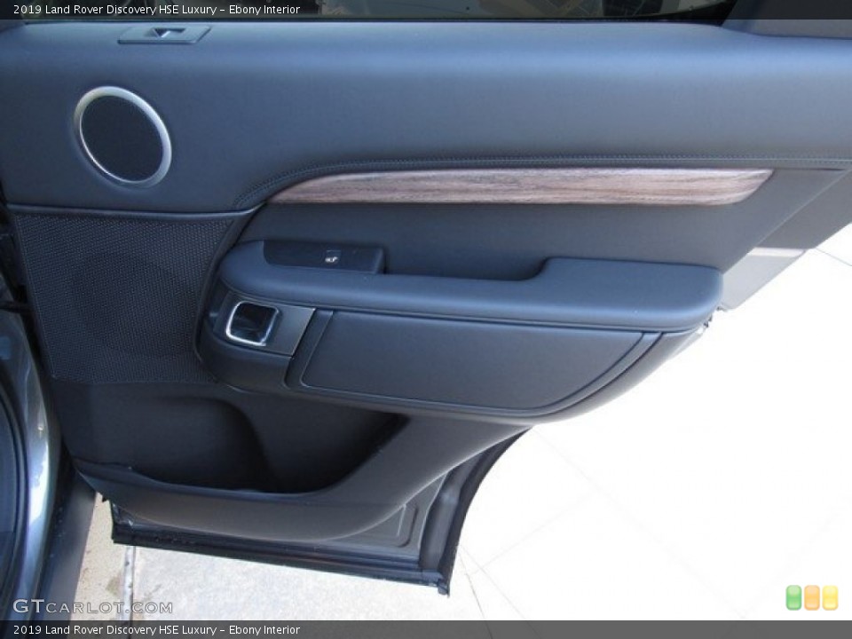 Ebony Interior Door Panel for the 2019 Land Rover Discovery HSE Luxury #130778211