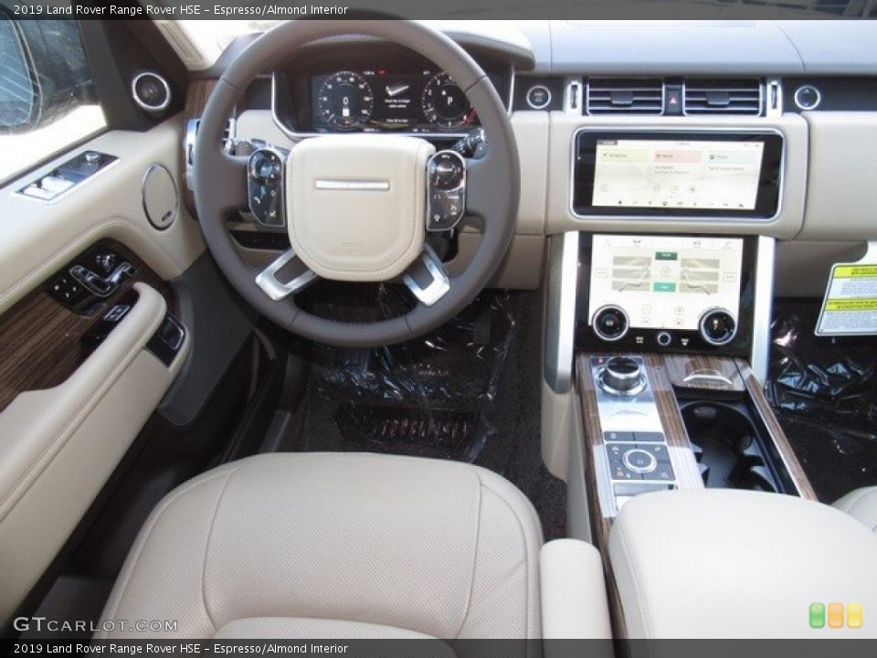 Espresso/Almond Interior Dashboard for the 2019 Land Rover Range Rover HSE #130819232