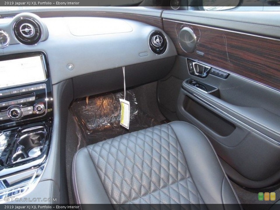 Ebony Interior Front Seat for the 2019 Jaguar XJ XJL Portfolio #130820117