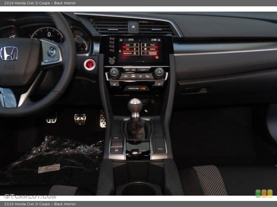 Black Interior Dashboard for the 2019 Honda Civic Si Coupe #130835511