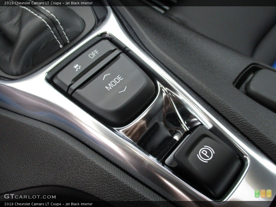 Jet Black Interior Controls for the 2019 Chevrolet Camaro LT Coupe #130907086