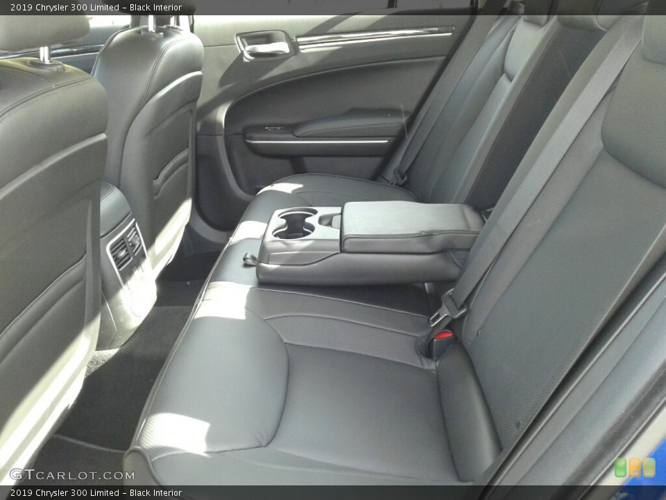Black Interior Rear Seat for the 2019 Chrysler 300 Limited #130912582