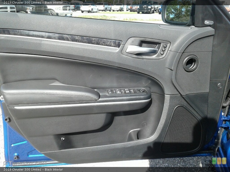 Black Interior Door Panel for the 2019 Chrysler 300 Limited #130912822