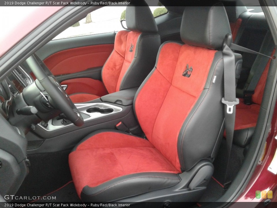 Ruby Red/Black Interior Photo for the 2019 Dodge Challenger R/T Scat Pack Widebody #130914193