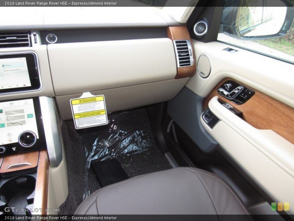 Espresso/Almond Interior Dashboard for the 2019 Land Rover Range Rover HSE #130924996