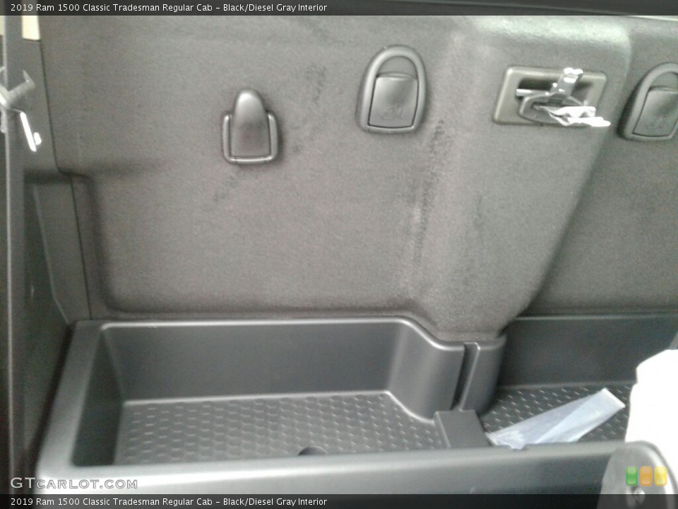 Black/Diesel Gray Interior Rear Seat for the 2019 Ram 1500 Classic Tradesman Regular Cab #130926637