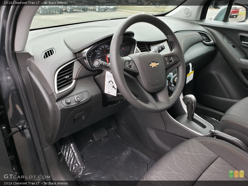 Jet Black Interior Front Seat for the 2019 Chevrolet Trax LT #130938853